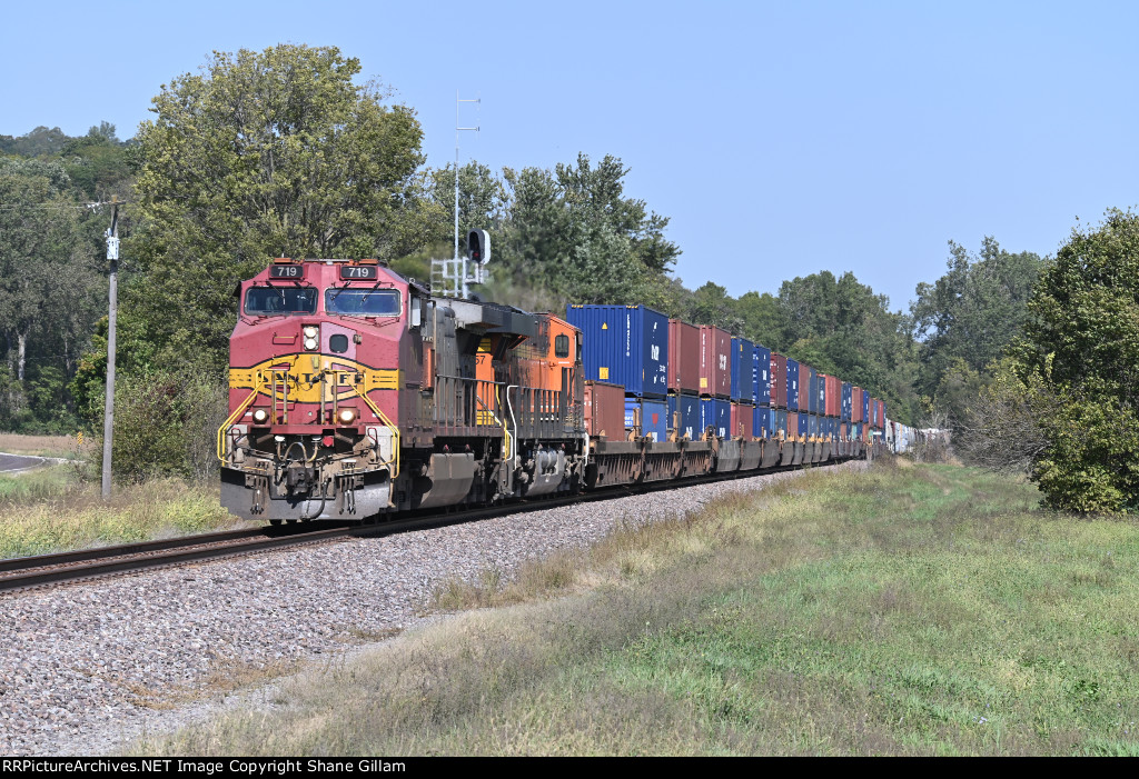 BNSF 719